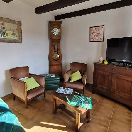 Maison Familiale Calme Avec Terrasse Et Circuits De Randonnee - Fr-1-582-200