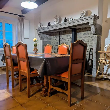 Maison Familiale Calme Avec Terrasse Et Circuits De Randonnee - Fr-1-582-200 Mazeyrat-d'Allier