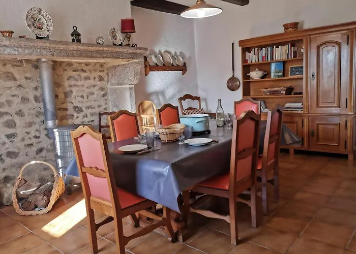 Maison Familiale Calme Avec Terrasse Et Circuits De Randonnee - Fr-1-582-200 * Mazeyrat-d'Allier