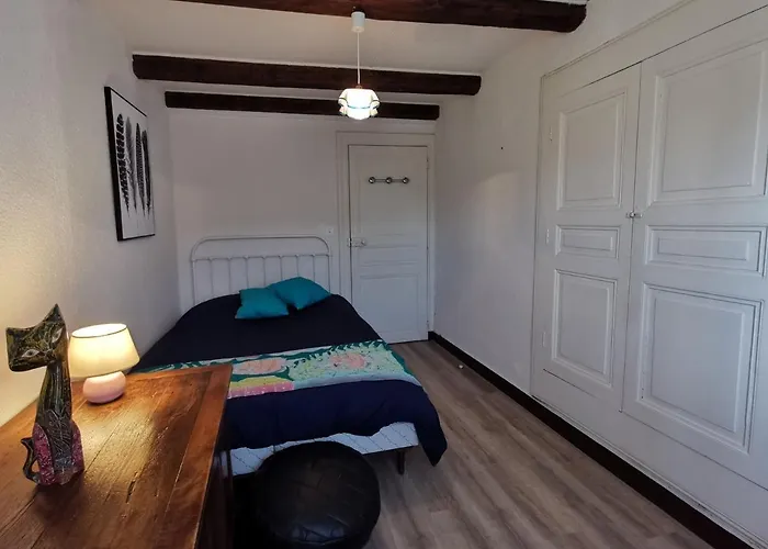 Maison Familiale Calme Avec Terrasse Et Circuits De Randonnee - Fr-1-582-200 Mazeyrat-d'Allier